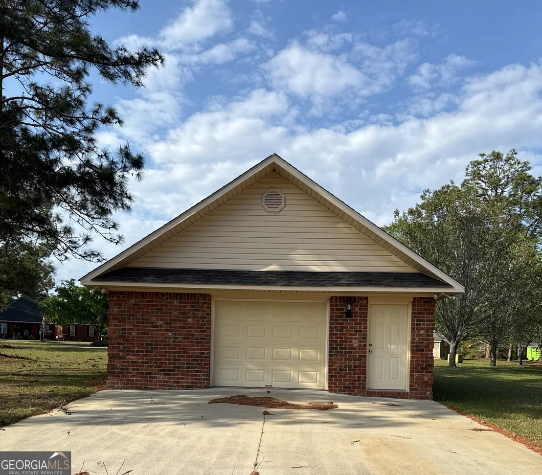 Photo of 102 Oak Circle