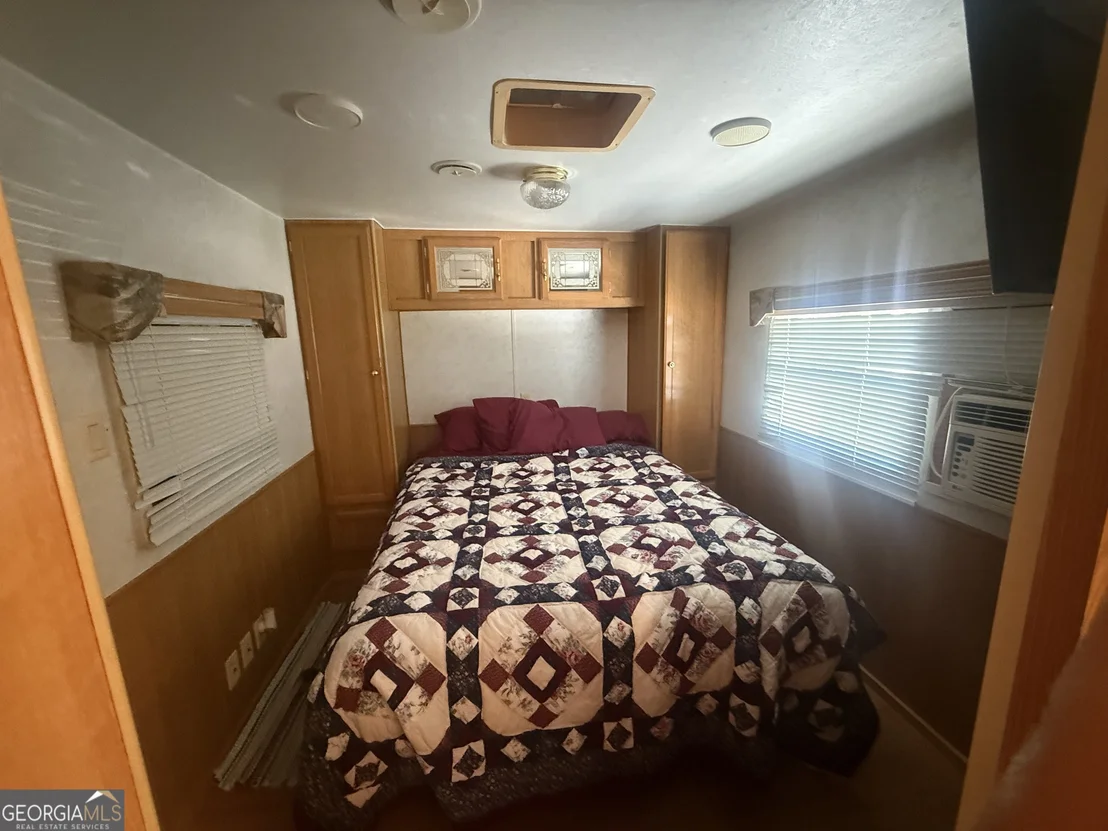 Photo of 372 Pope Lane