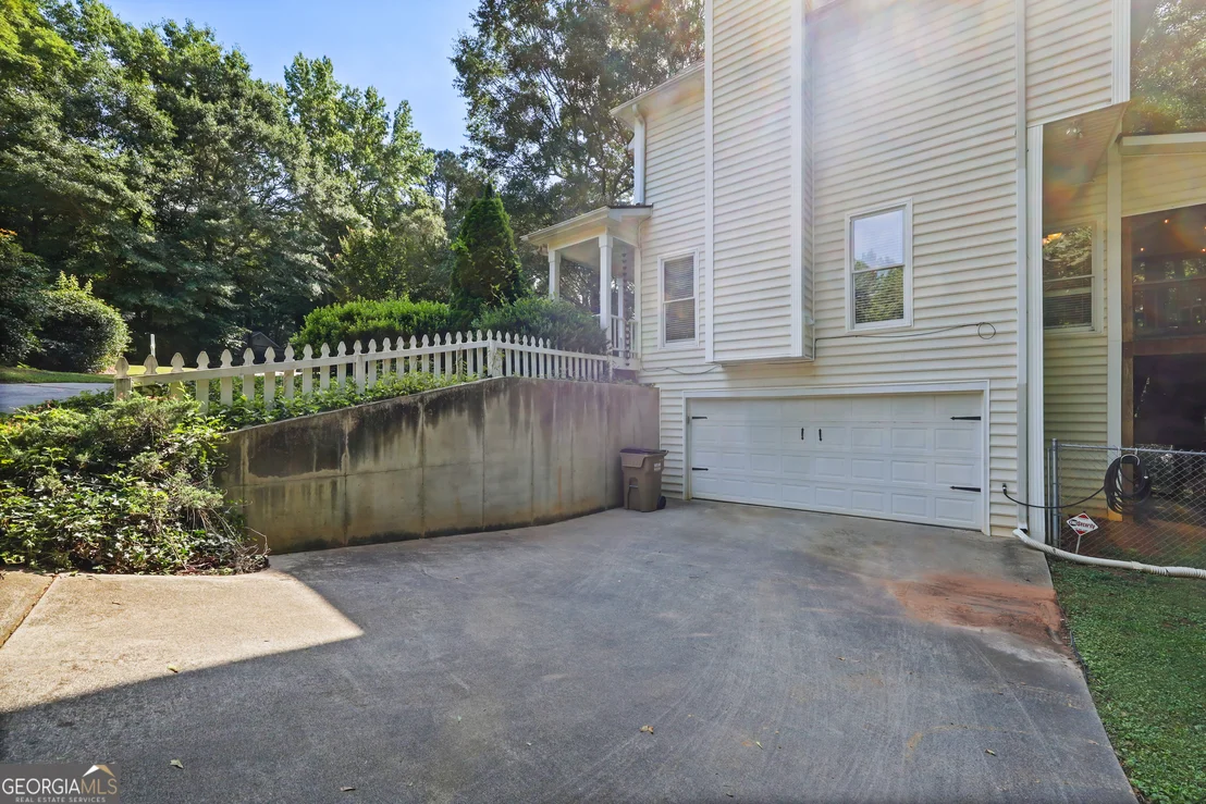 Photo of 1607 White Oak Drive