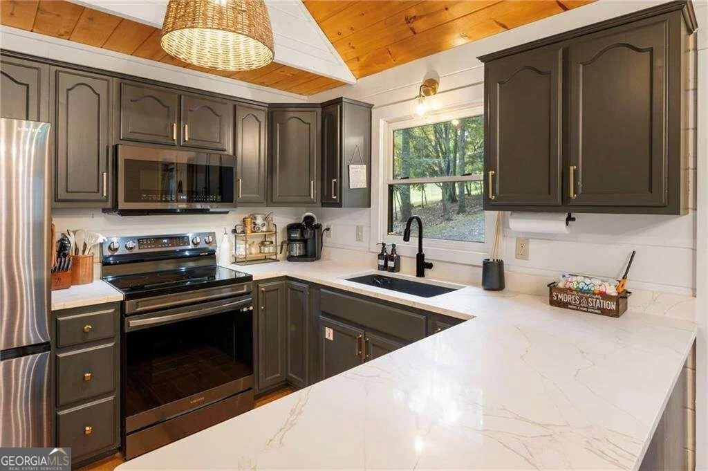 Photo of 120 Brookhaven Trail