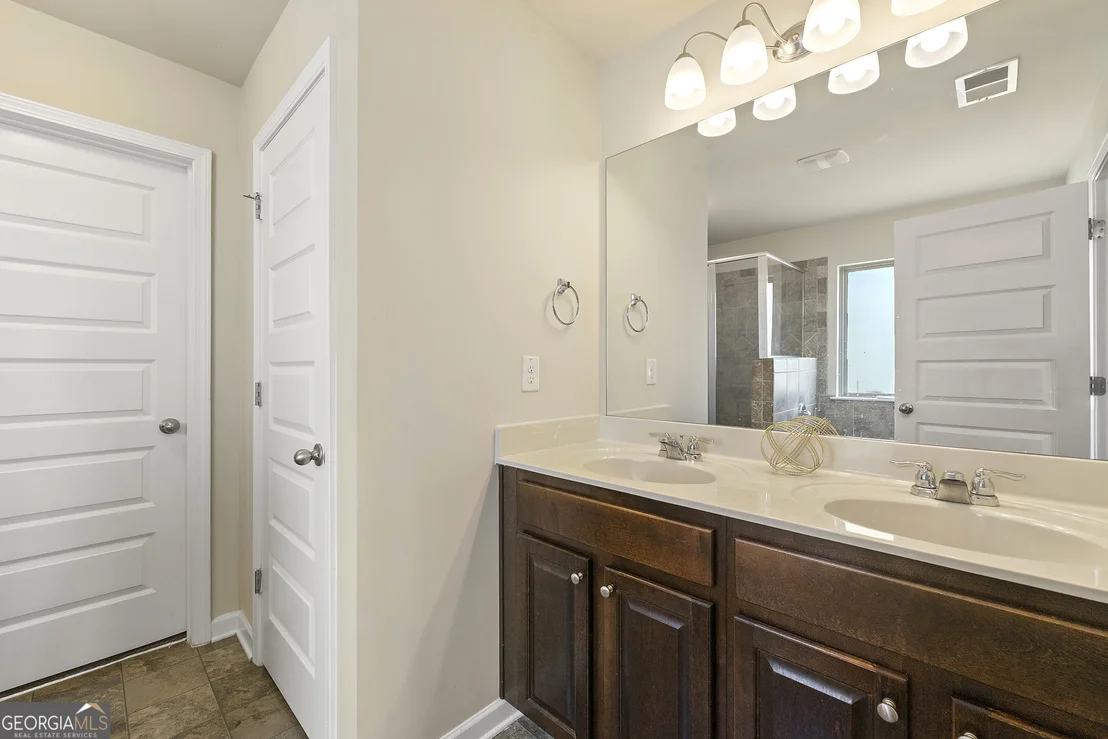 Photo of 536 Caledon Way