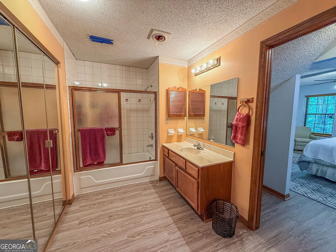 Photo of 195 Cedar Lane