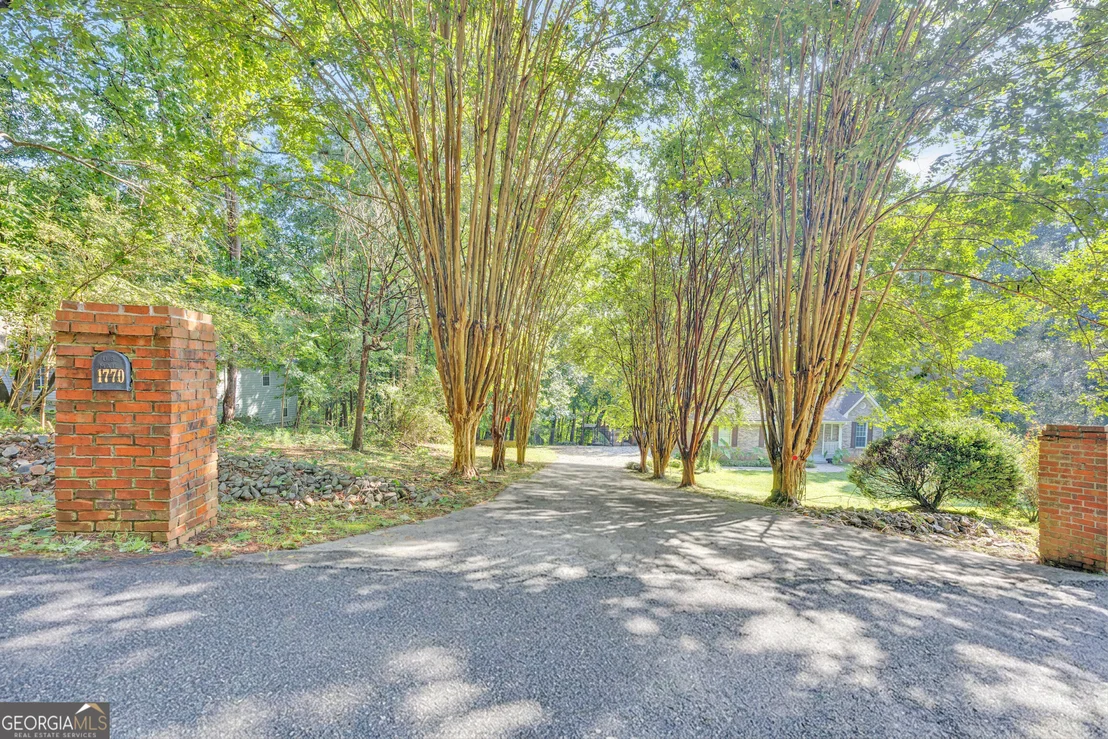 Photo of 1770 River Bluff Road