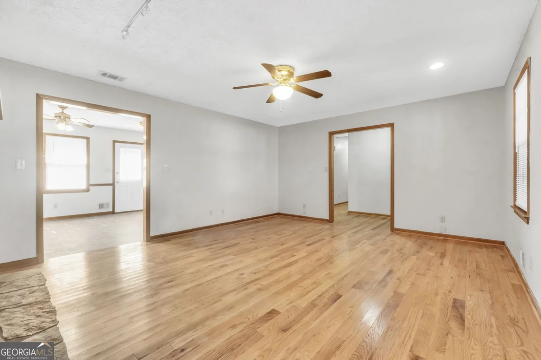 Photo of 370 Davis Road