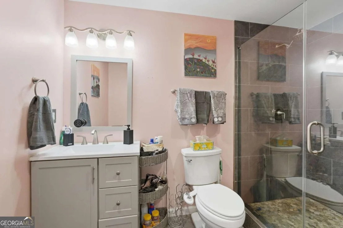 Photo of 214 Glenbrook Lane