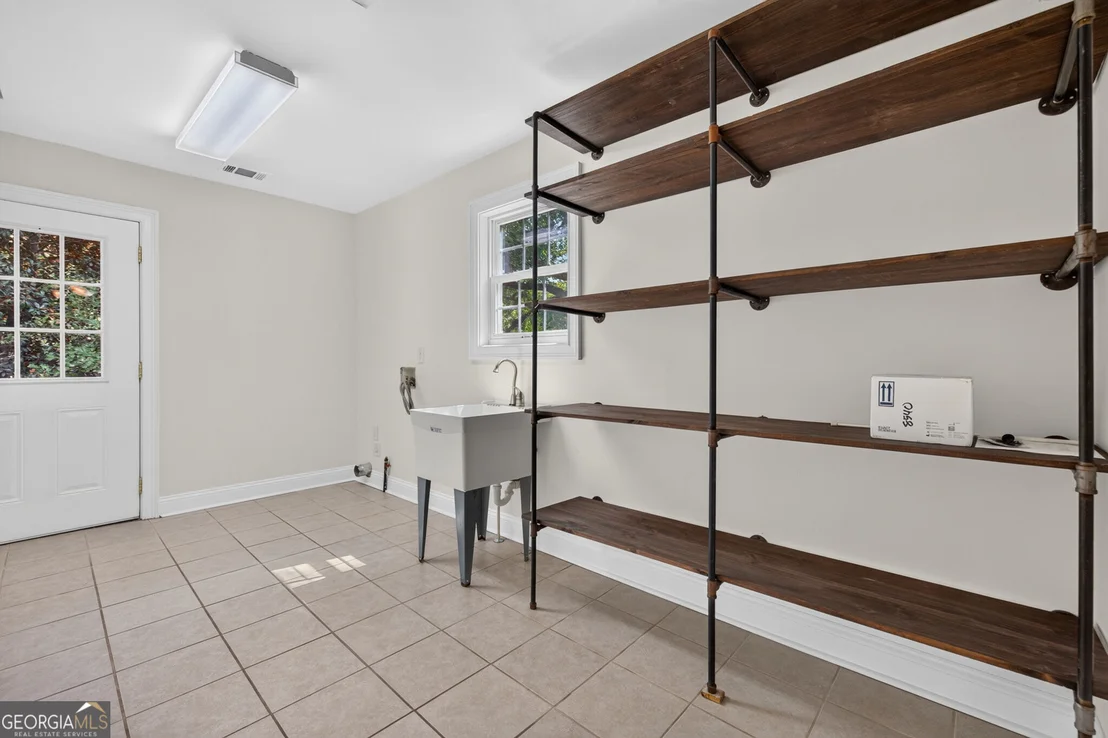 Photo of 406 Vineyard Road