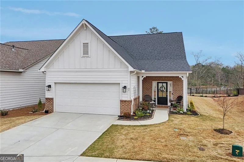 Photo of 65 Grand Circle