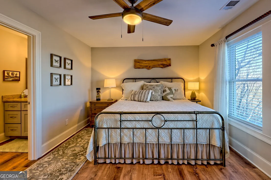 Photo of 916 Arbor Drive