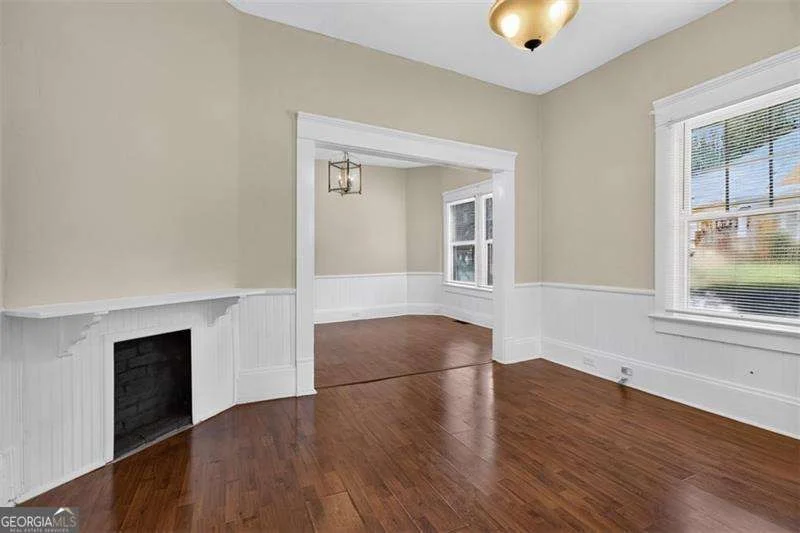 Photo of 1070 Forest Avenue