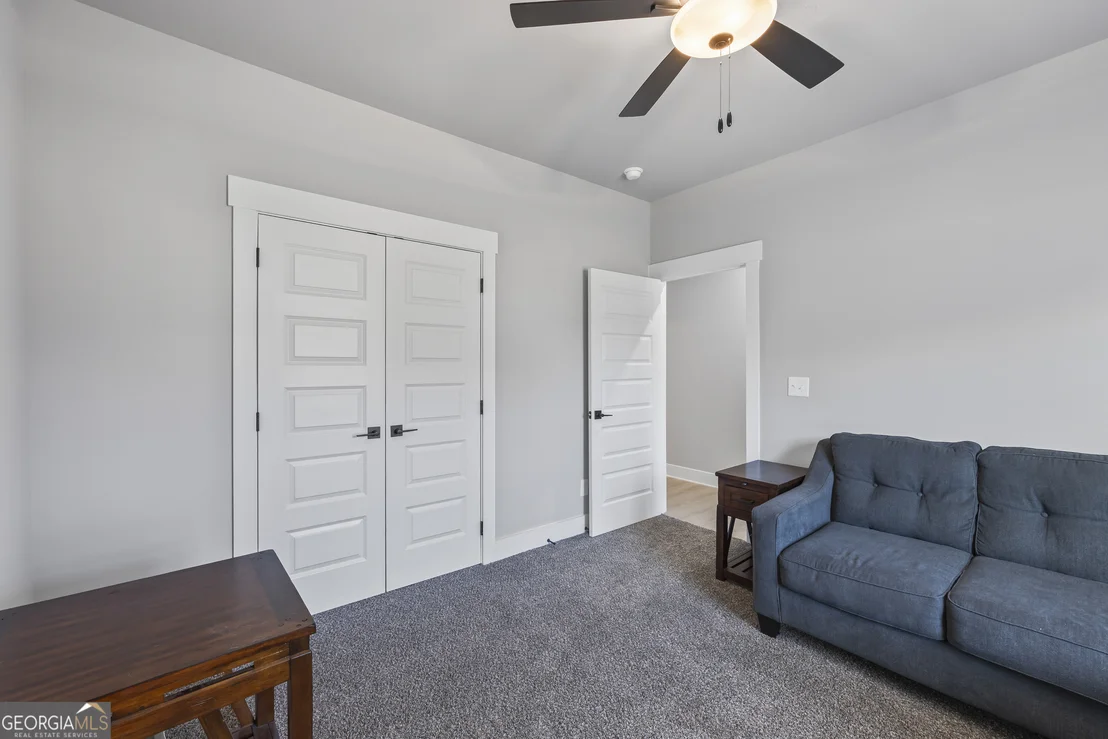 Photo of 152 White Oak Way