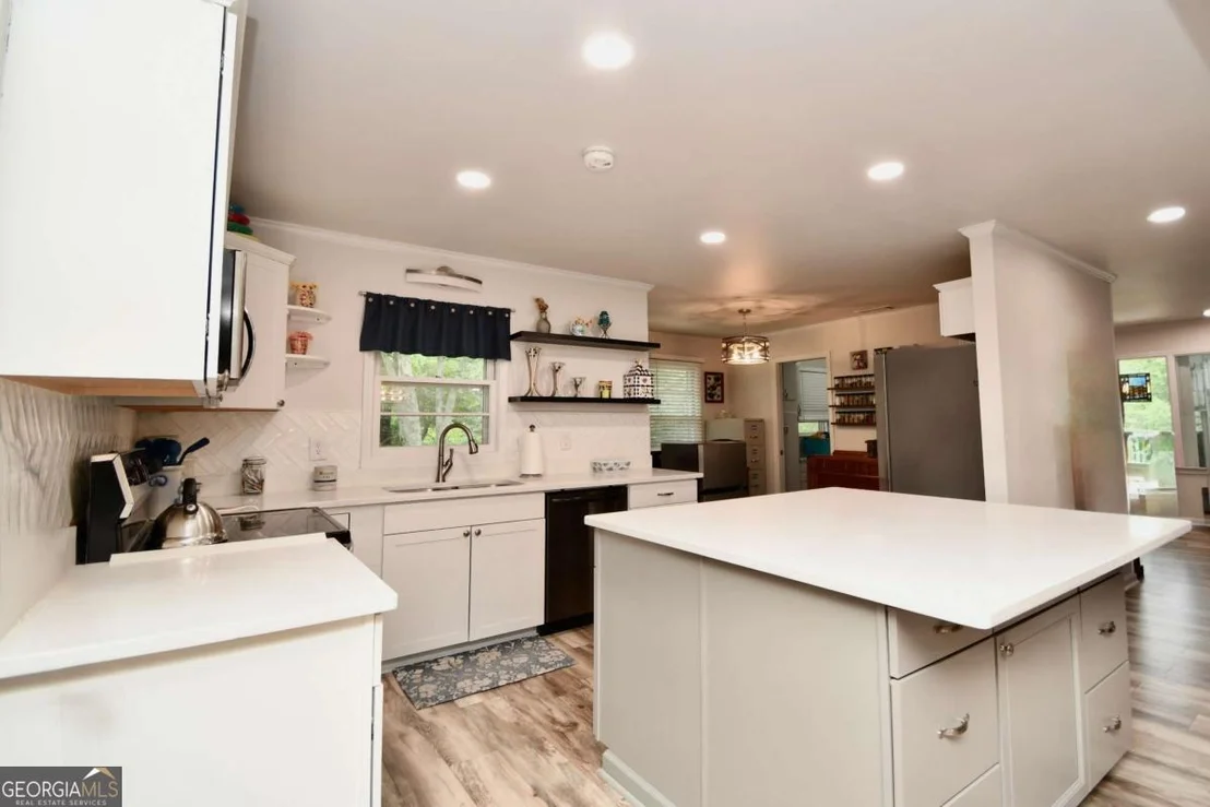 Photo of 280 Valleybrook Drive