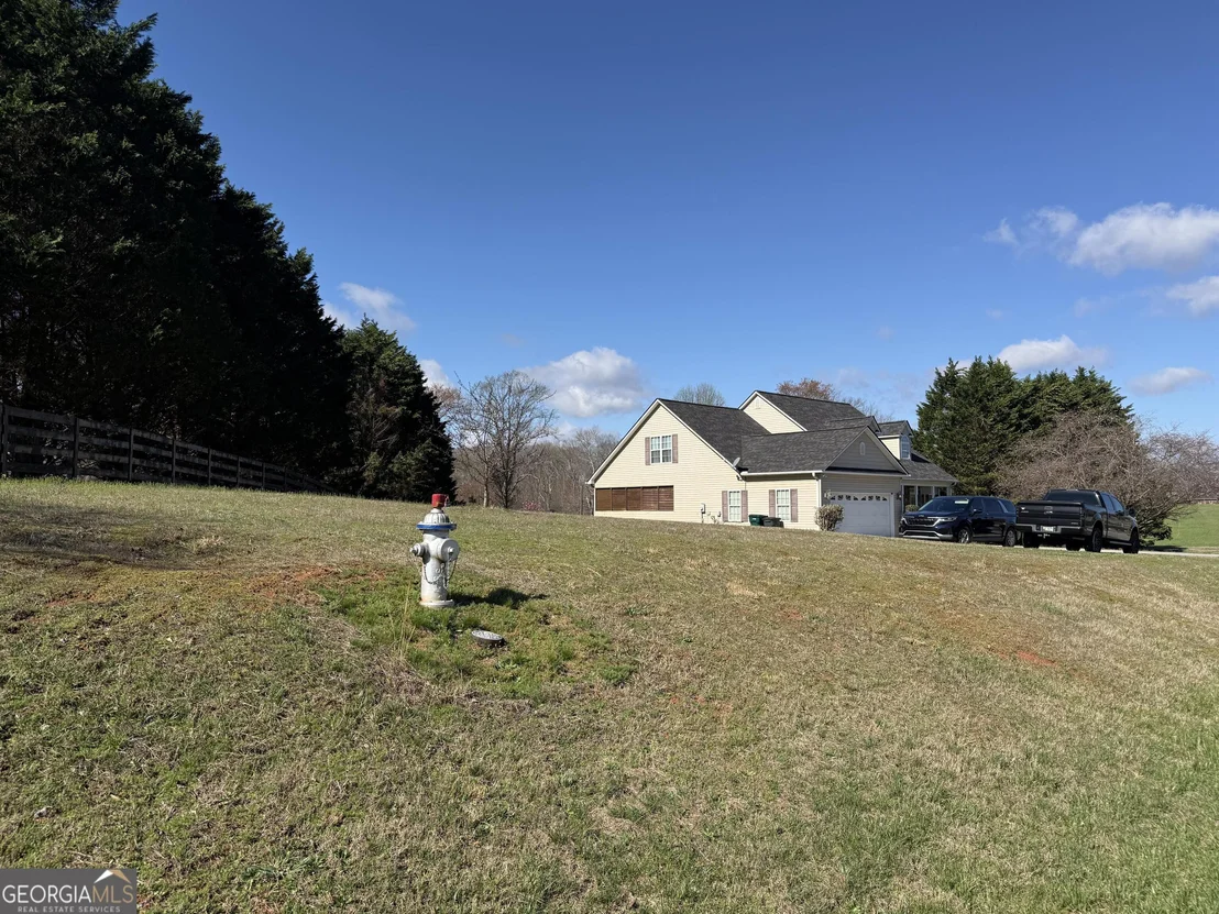 Photo of 2458 Post Road