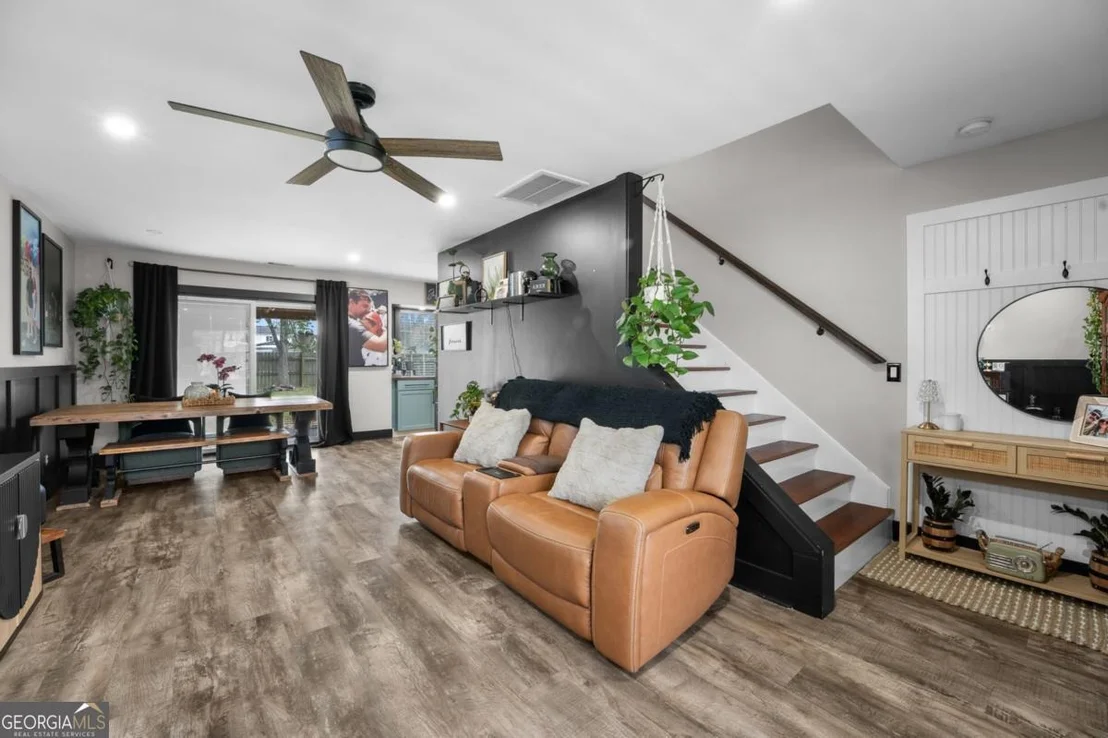 Photo of 100 Live Oak Circle