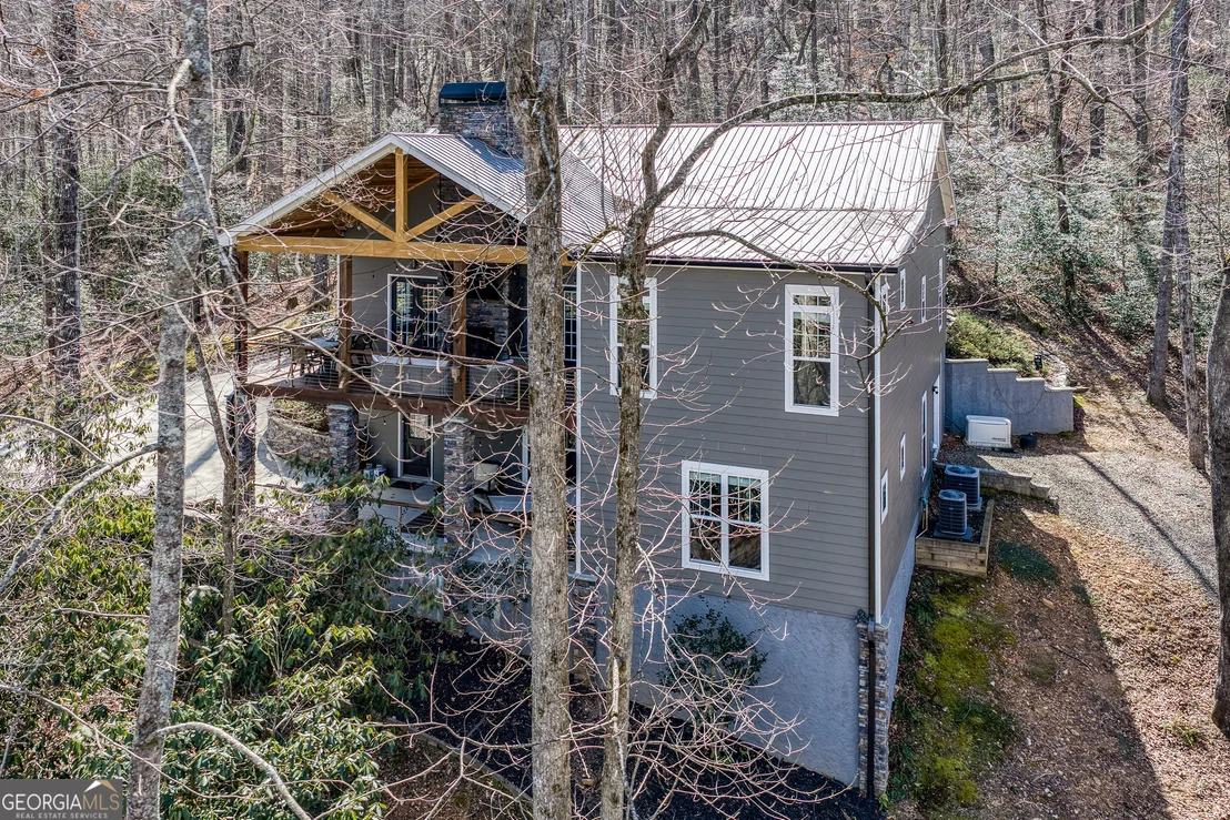 Photo of 112 Springhill Lane