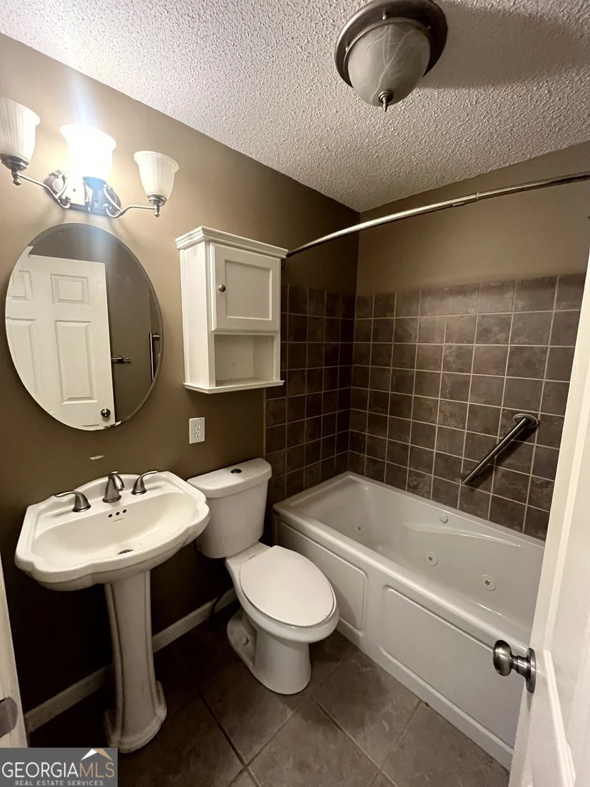 Photo of 8750 Sandy Cross Road