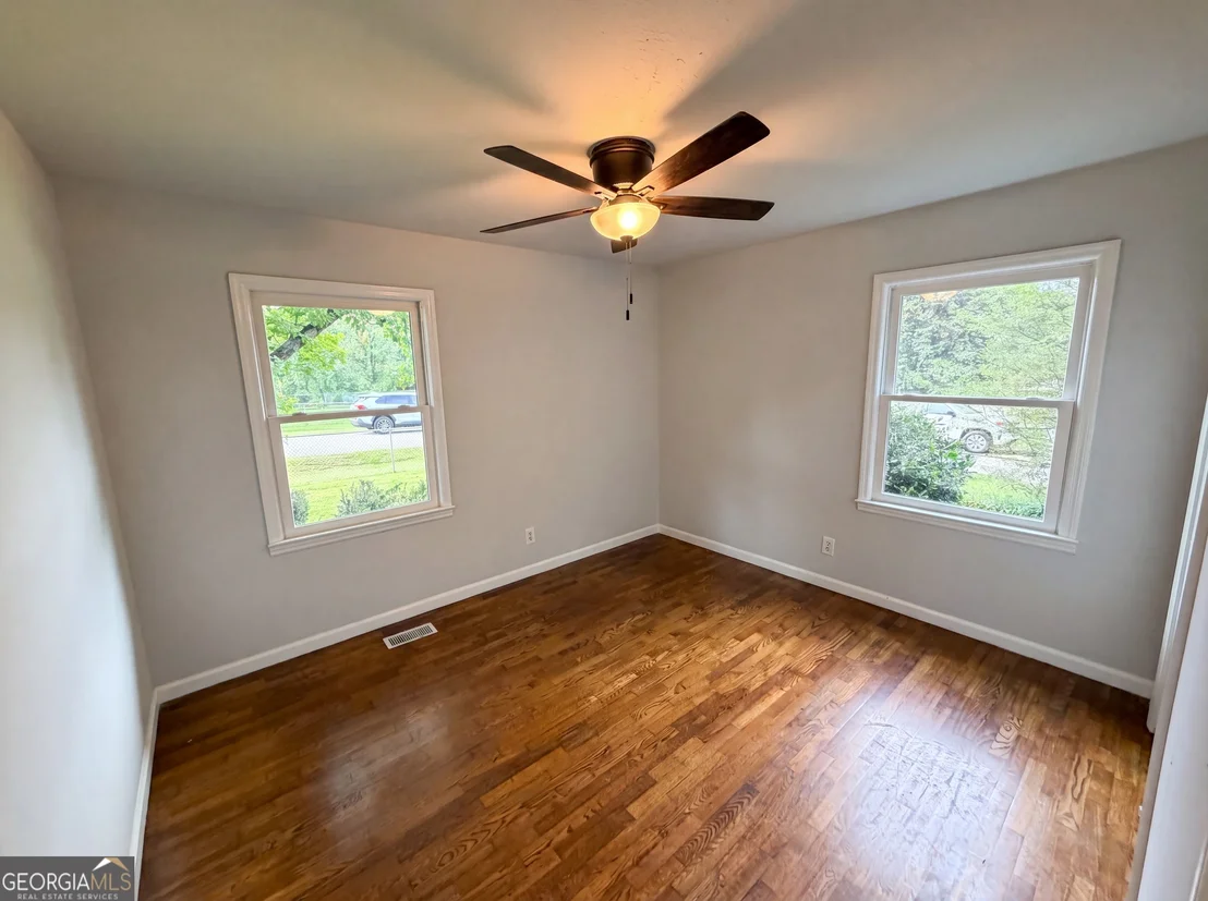 Photo of 5552 Pine Street