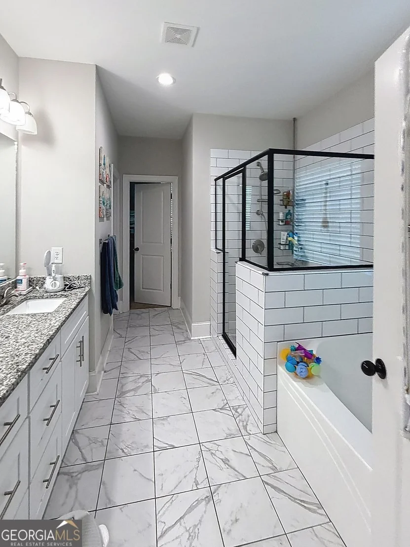 Photo of 844 Pool Road
