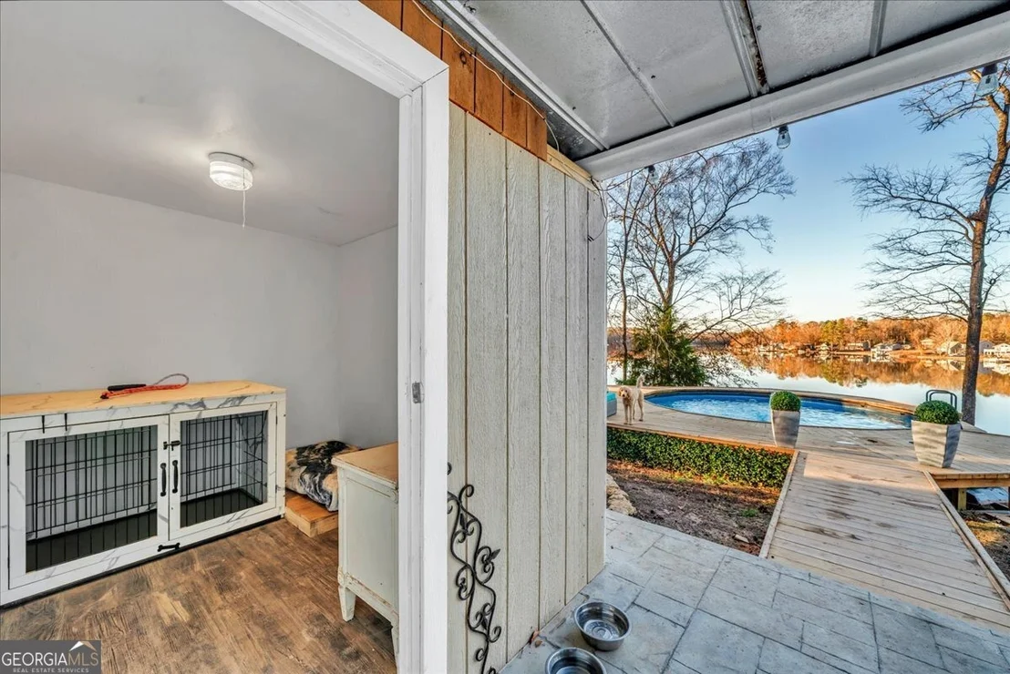 Photo of 330 Greentree Parkway