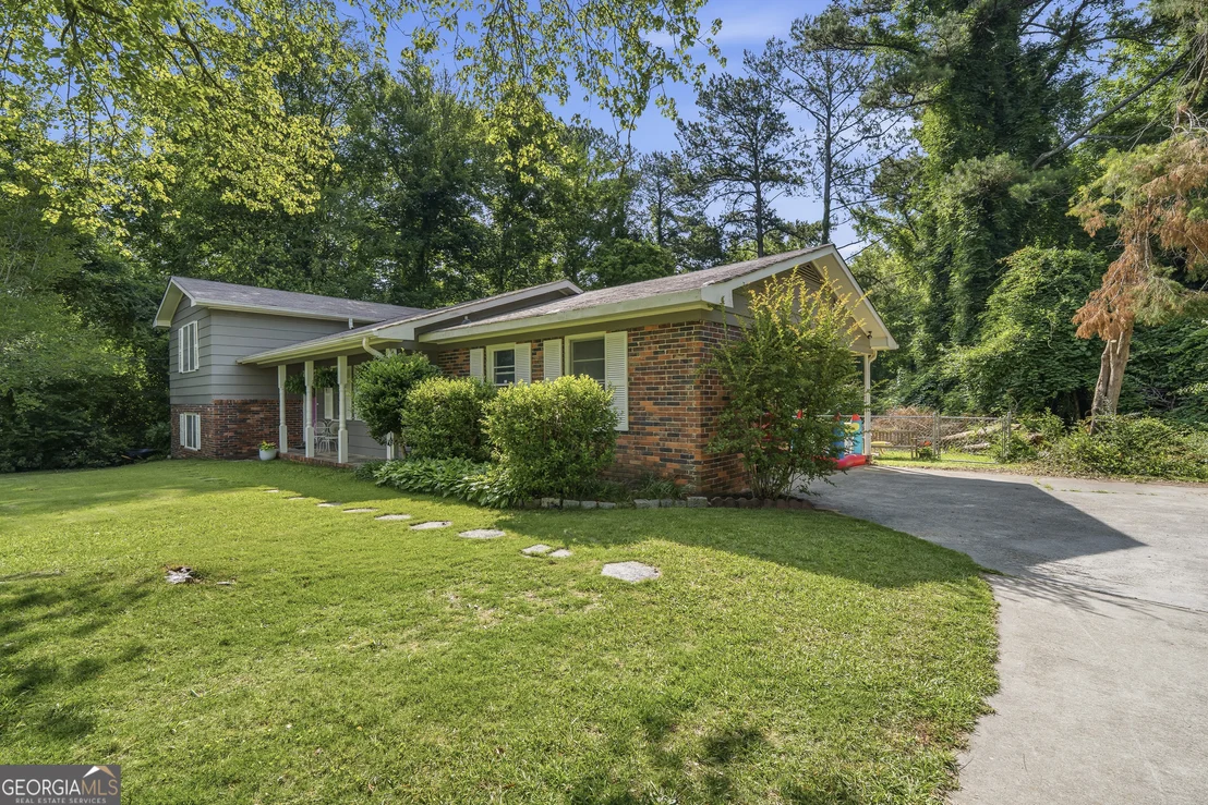Photo of 1179 Matthews Place