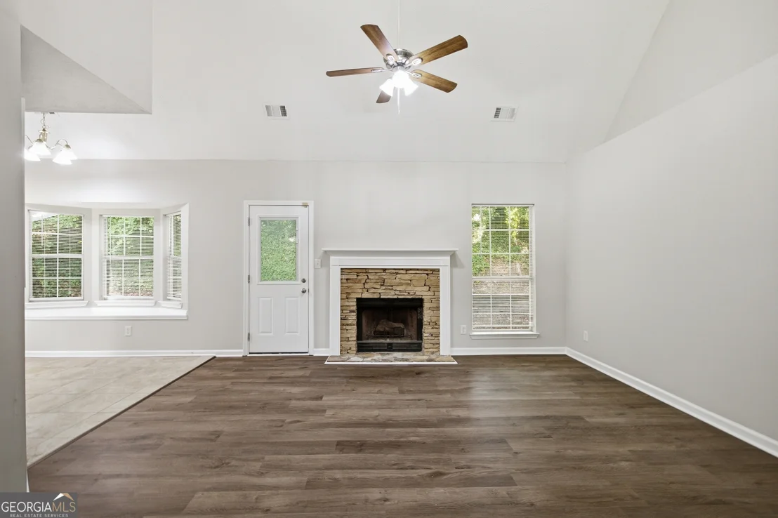Photo of 5482 Riverside Drive
