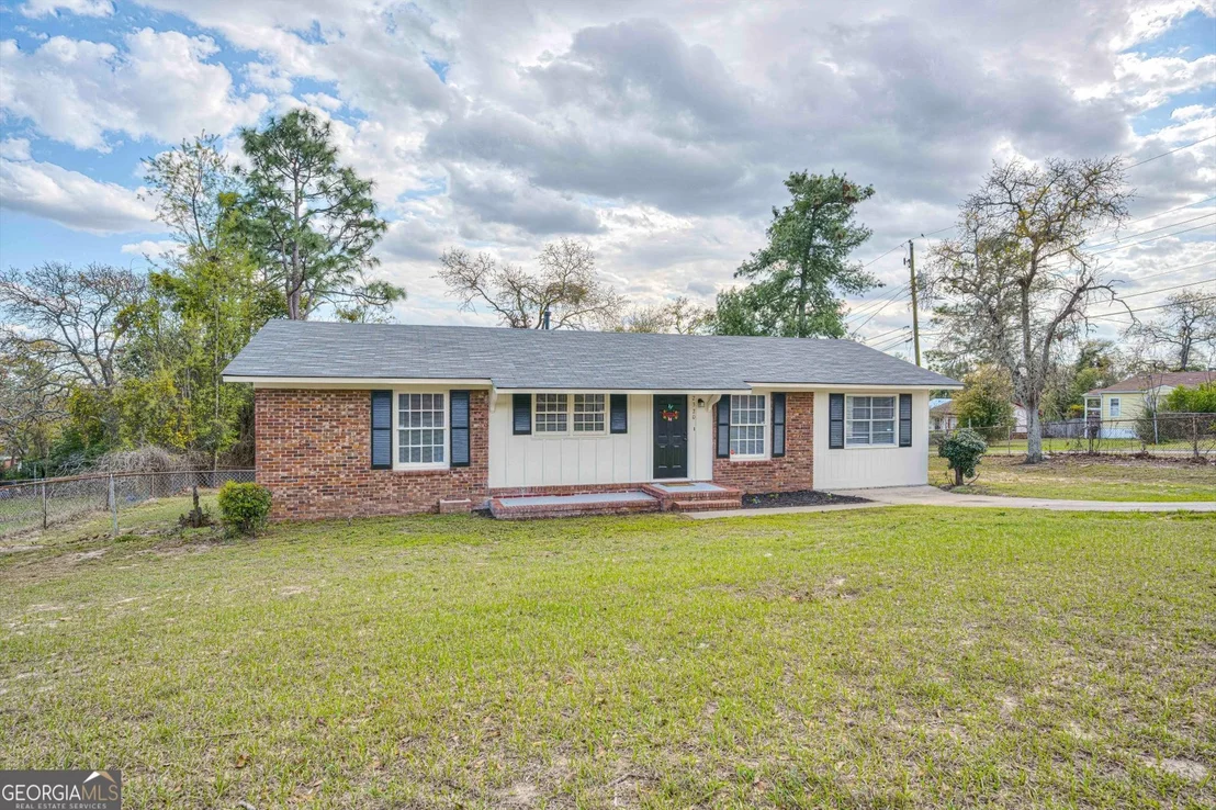 Photo of 2320 Mimosa