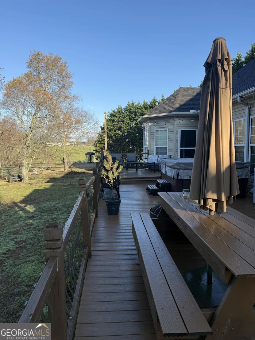 Photo of 2458 Post Road
