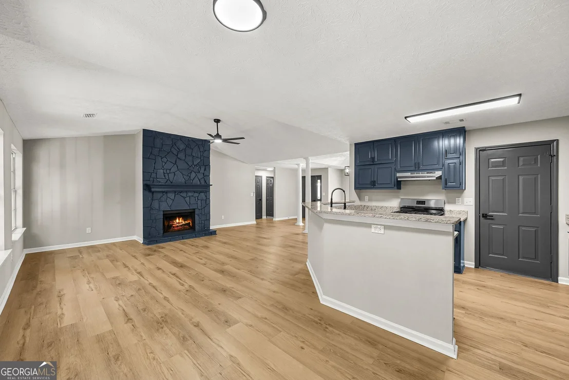 Photo of 235 Oak Circle N