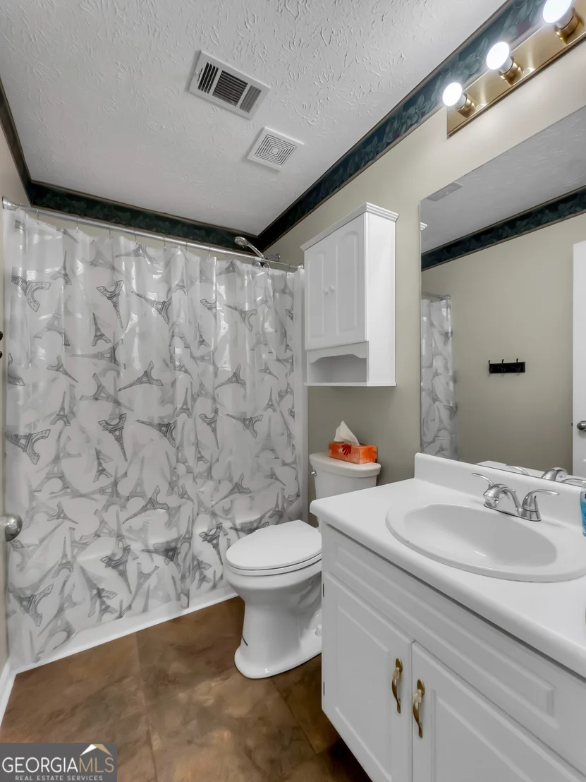 Photo of 1021 Windsor Drive
