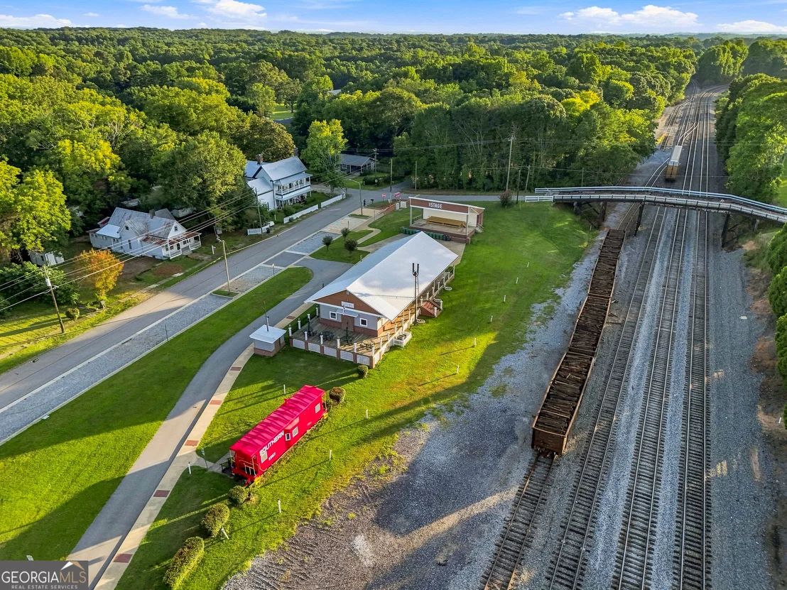 Photo of 5908 Wall Street