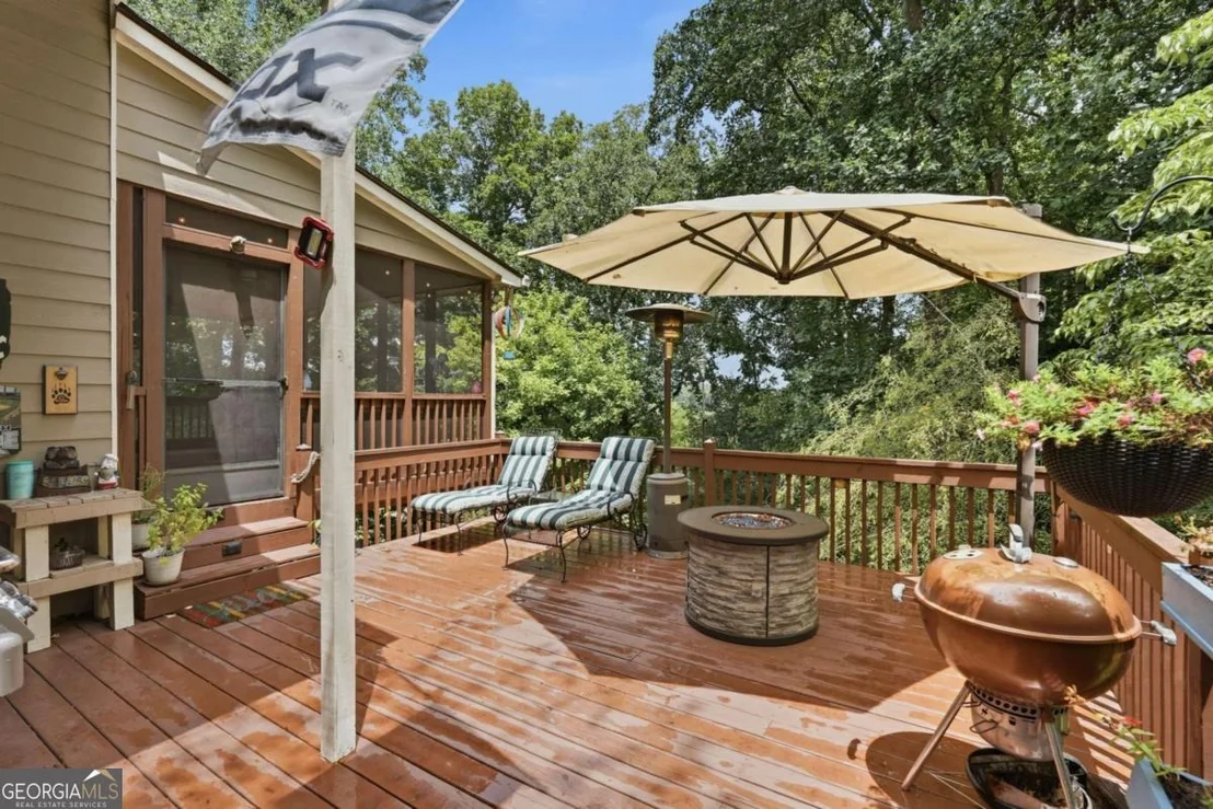 Photo of 214 Glenbrook Lane