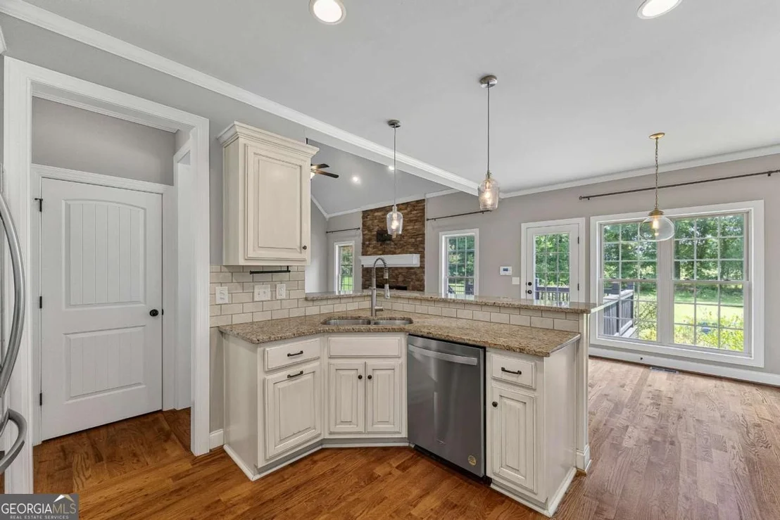 Photo of 2165 Harperfield Drive