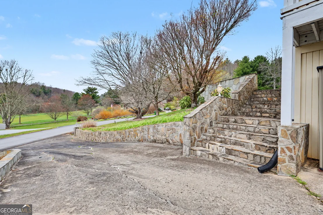 Photo of 70 Fairway Lane