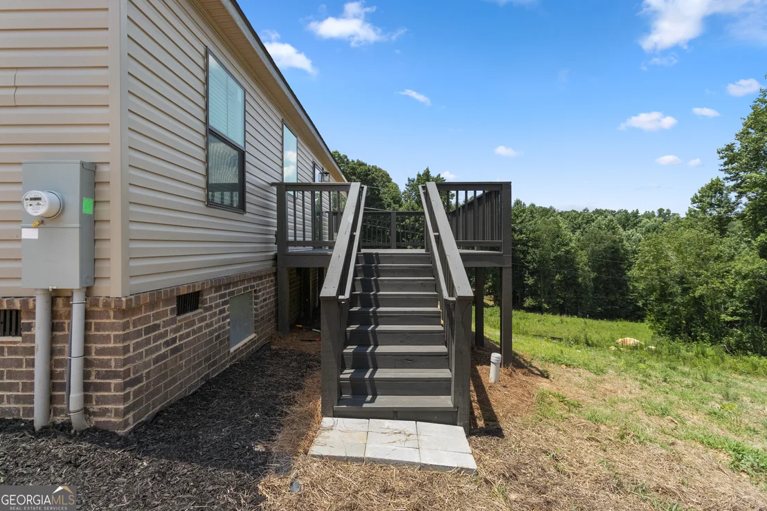Photo of 654 Robertson Loop Road