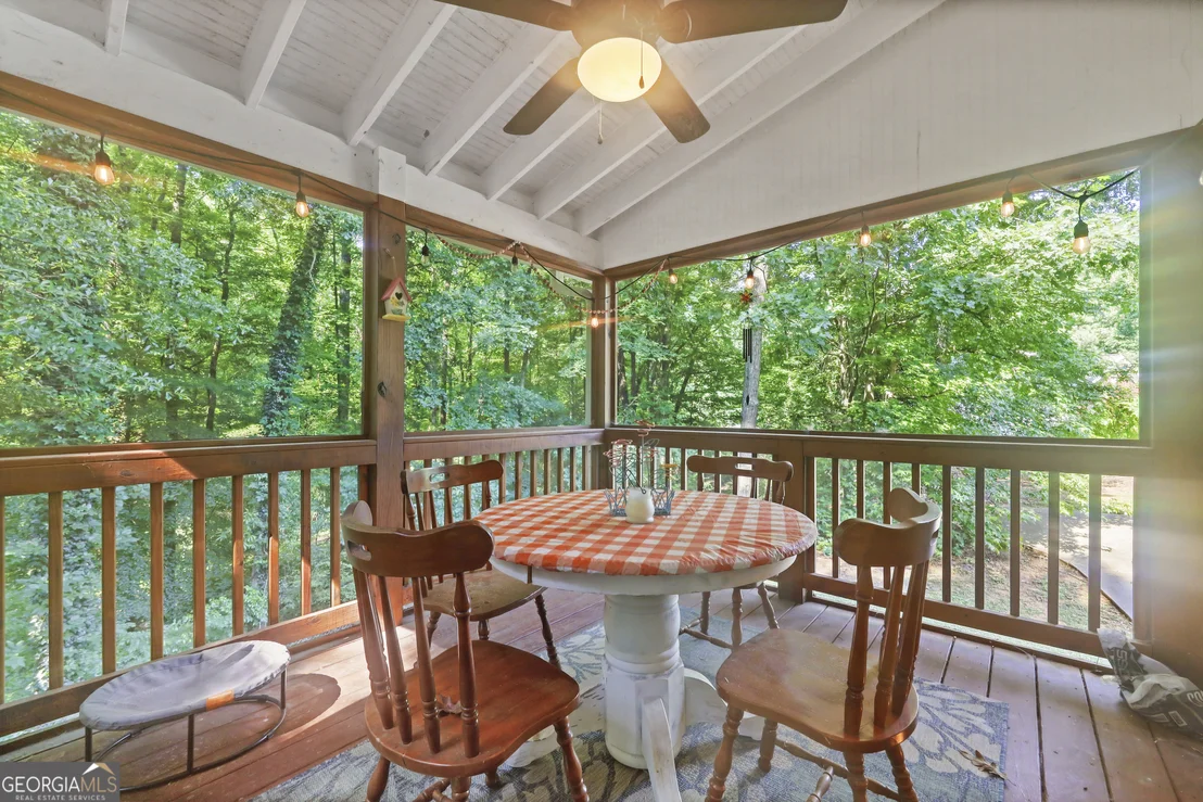 Photo of 1607 White Oak Drive