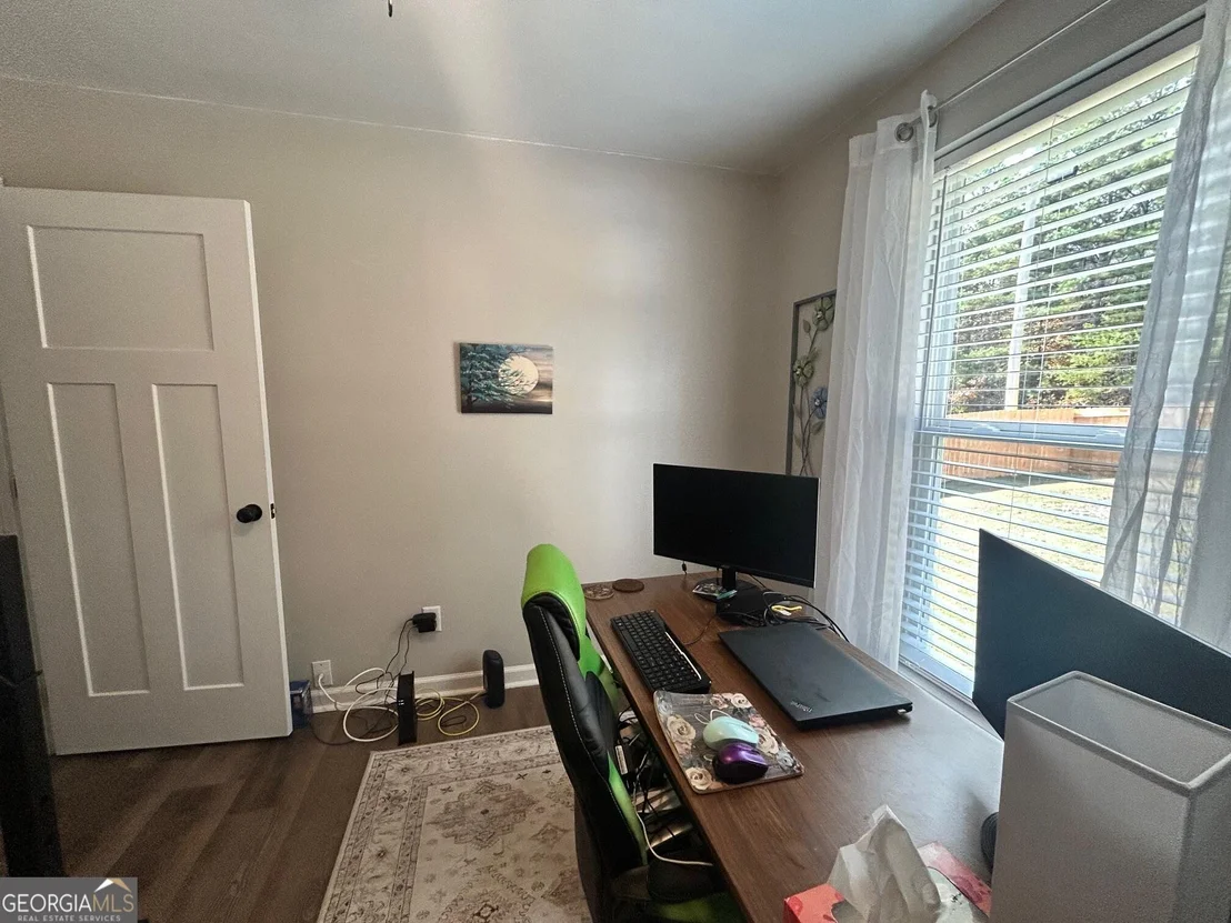 Photo of 391 Oak Tree Road