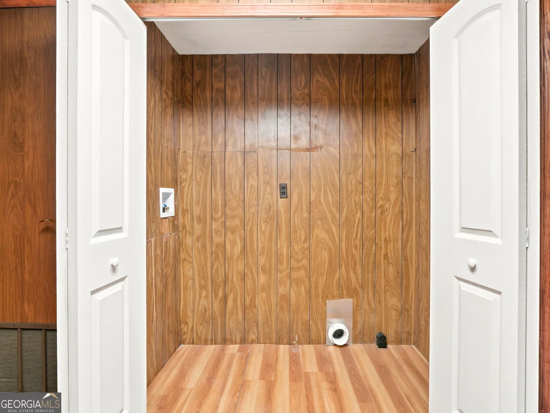 Photo of 370 Thompson Lane