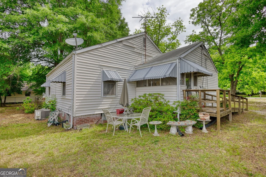 Photo of 982 Highland Circle SE