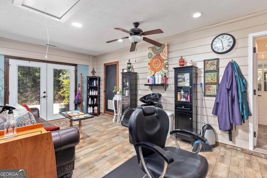 Photo of 6811 Mobley Road