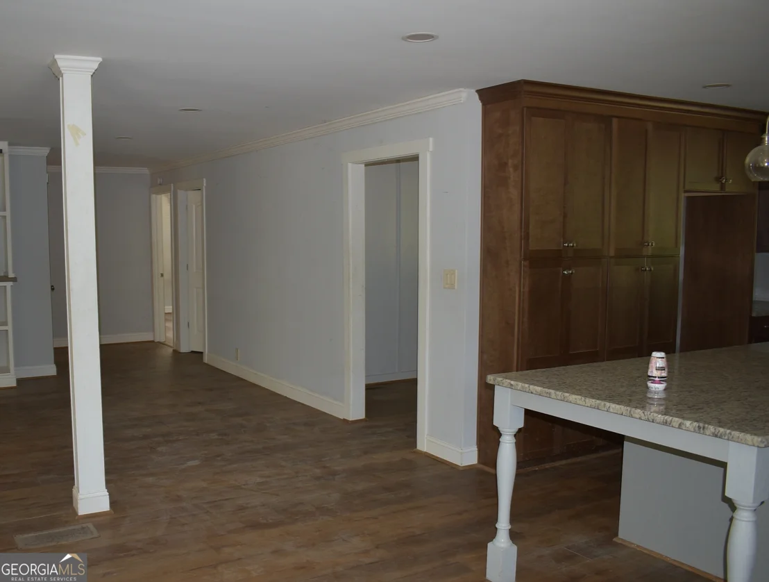 Photo of 1726 Highway 81 W