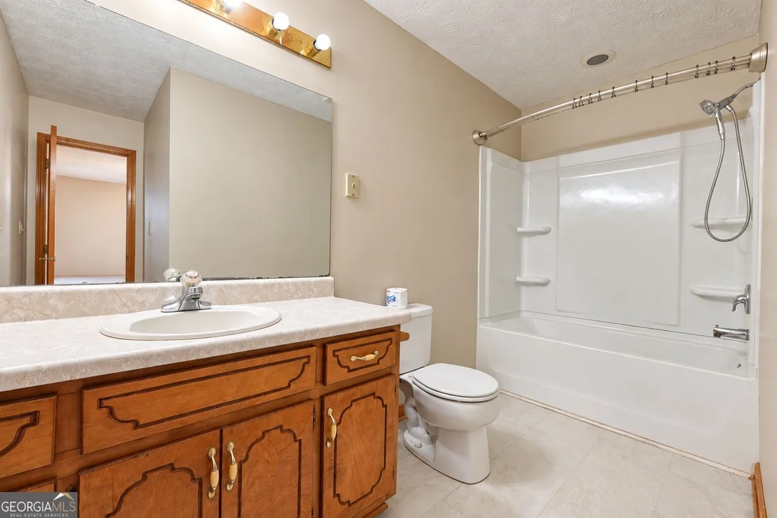 Photo of 370 Davis Road