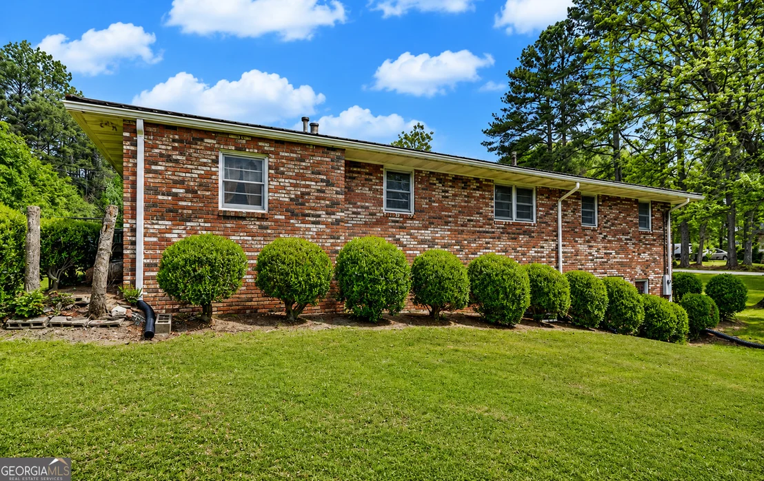 Photo of 586 Collins Road