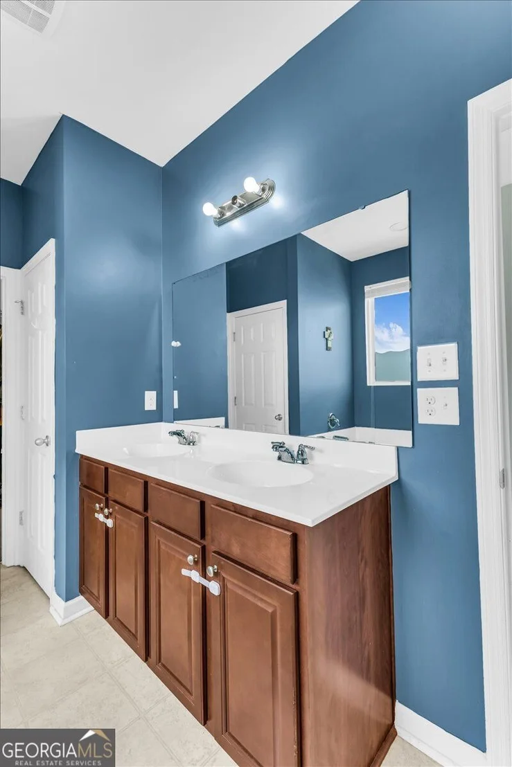 Photo of 413 Lions Den Drive