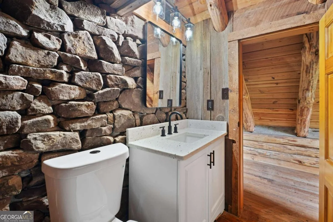 Photo of 2059 Cave Spring Road