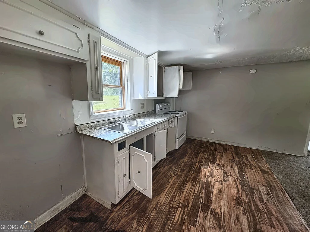 Photo of 7126 Pineview Drive