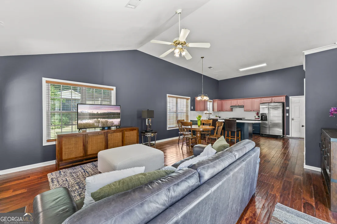Photo of 935 Waldwick Drive
