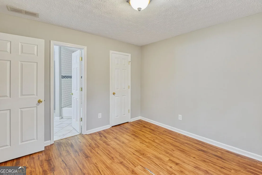 Photo of 2880 Highpoint Road