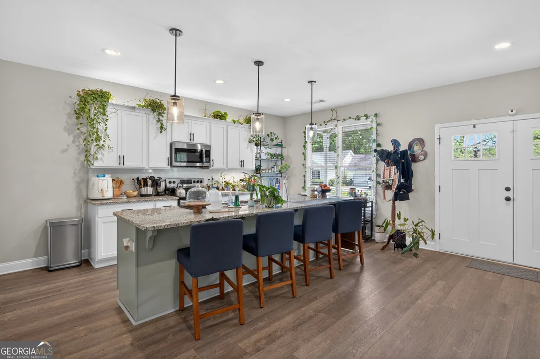Photo of 1001 Davis Street