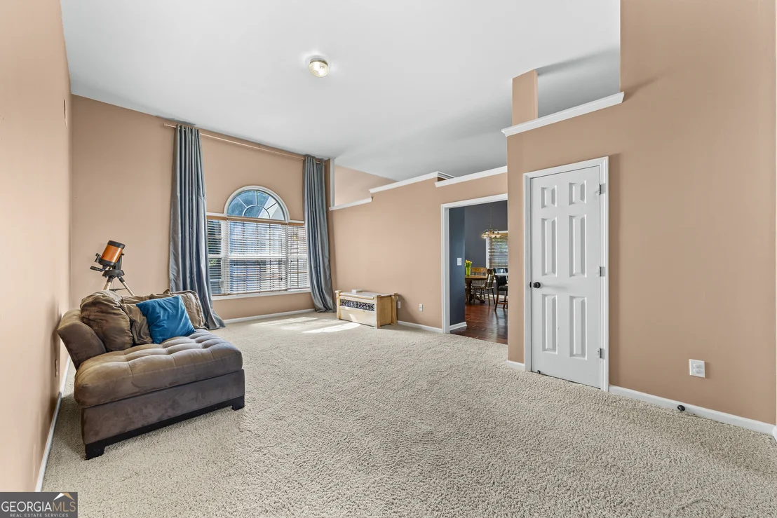 Photo of 935 Waldwick Drive