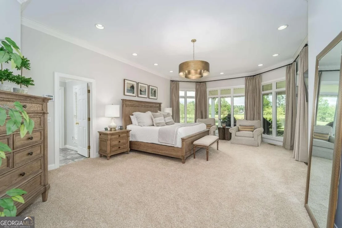 Photo of 161 Greentree Drive