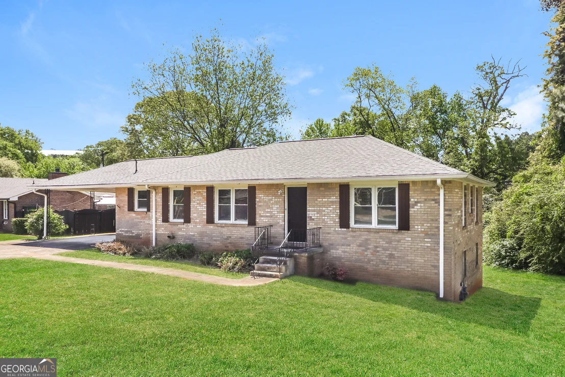 Photo of 611 Walnut Way SW